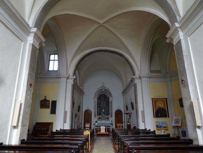 Interno della Chiesa - immagine da Wikipedia