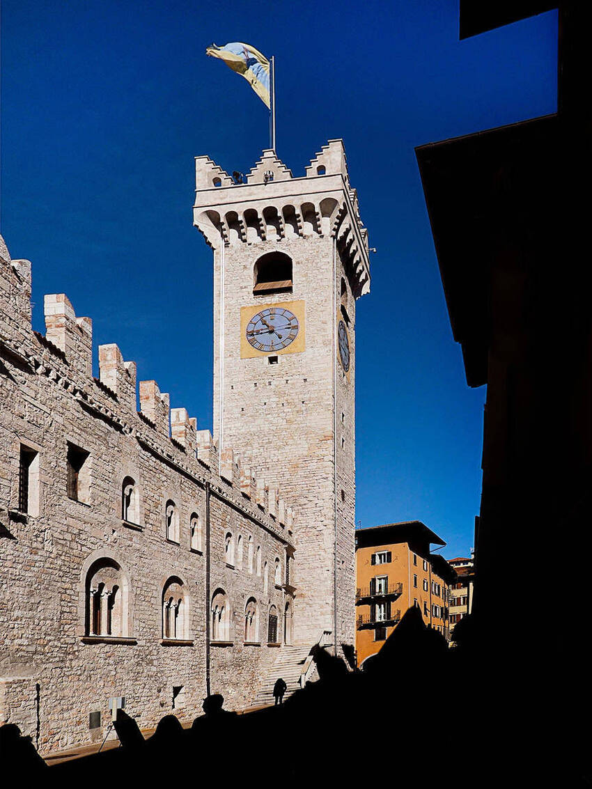 Immagine esterna della Torre Civica, foto di Romano Magrone