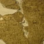 Resti di pietra incisa, foto di Luisella Decarli