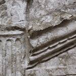 Resti di un'architrave (lato interno della Porta), foto di Romano Magrone