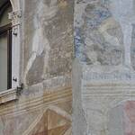 Dettaglio affresco sulla facciata della Casa Cazuffi-Rella