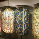 Vesti liturgiche esposte all'interno del Museo Diocesano Tridentino