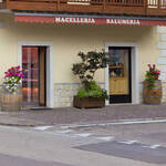 Esterno della bottega salumeria Belli